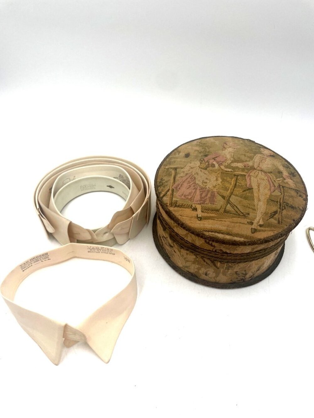 Antique Van Heusen Detachable Collars Tapestry Storage Box Plastic Collar Holder - Picture 3 of 16
